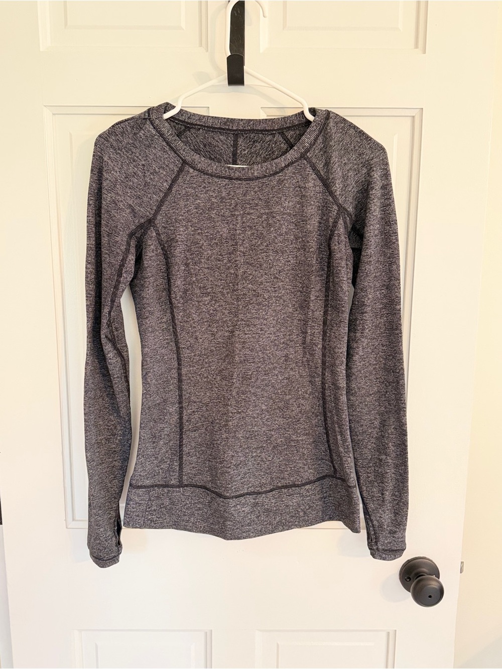 Lululemon Heathered Black Long Sleeve Thumbhole Running Top Size 4